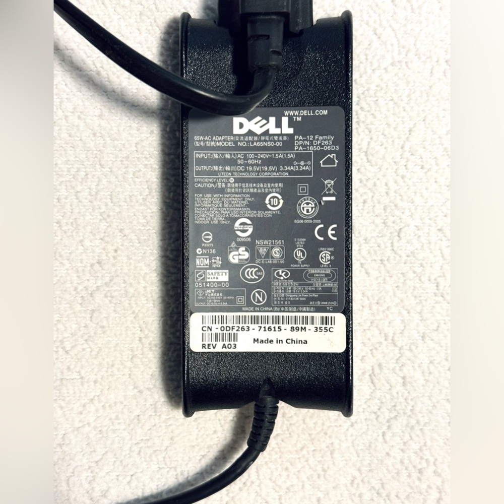 Dell 65W-AC Adapter Model NO. LA65NS0-00
